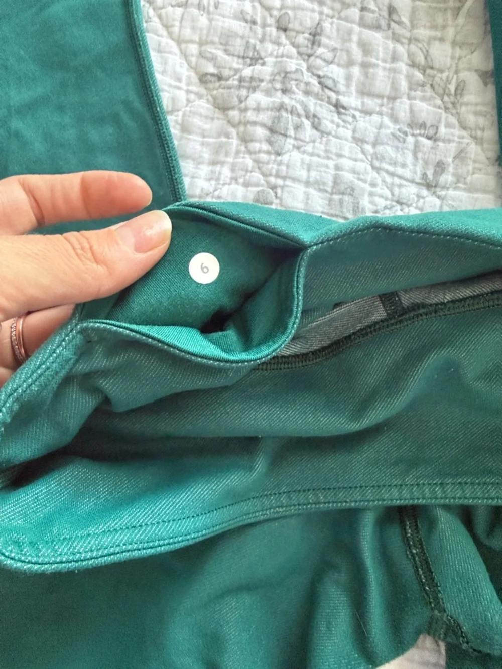 Lululemon leggings teal size 6 / not sure style some wear see pics - Picture 7 of 7